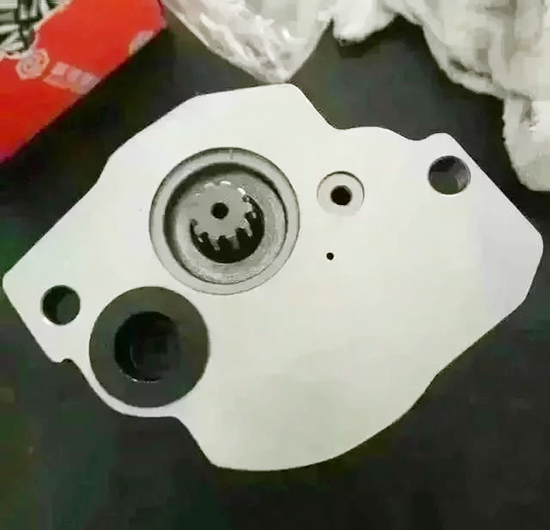 现代挖掘机先导泵